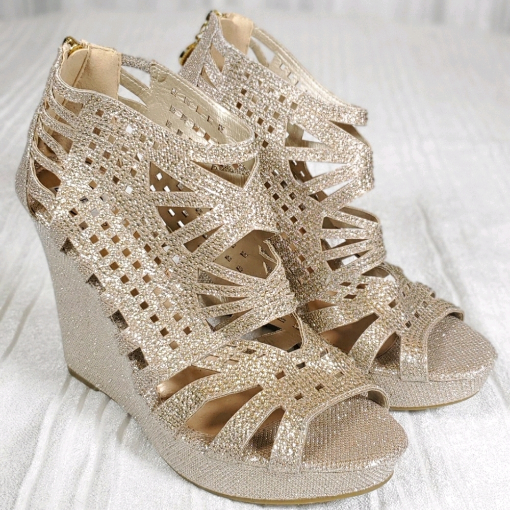 Daisy Fuentes Gold Wedge Sandals- 8.5